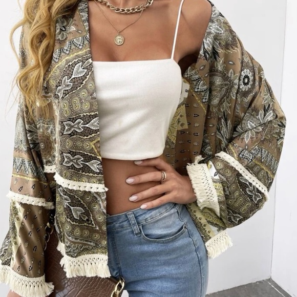 Sweaters - Green Fringe Kimono